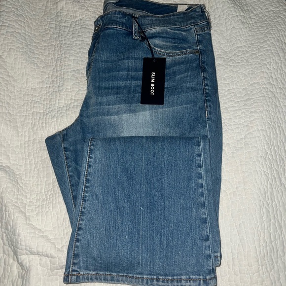 New Torrid Slim Boot Jeans - Picture 2 of 5